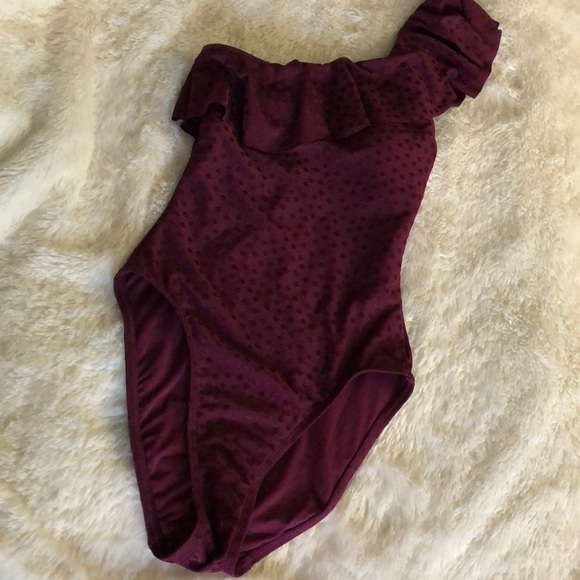 Robin Piccone swim burgundy swimsuit. - Picture 3 of 4